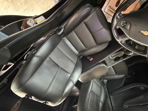Used 2016 Chevrolet Impala LT w/ Convenience Package FWD image 38