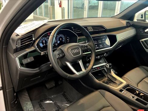 Used 2024 Audi Q3 2.0T Premium w/ Convenience Package AWD/4WD image 18