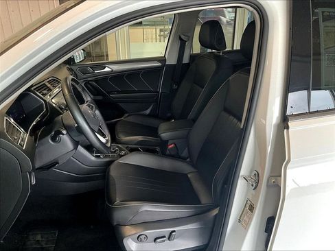 Used 2024 Volkswagen Tiguan SE AWD/4WD image 10