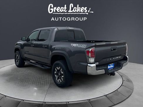 Used 2020 Toyota Tacoma TRD Off-Road AWD/4WD image 3