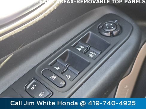 Used 2016 Jeep Renegade 75th Anniversary image 26