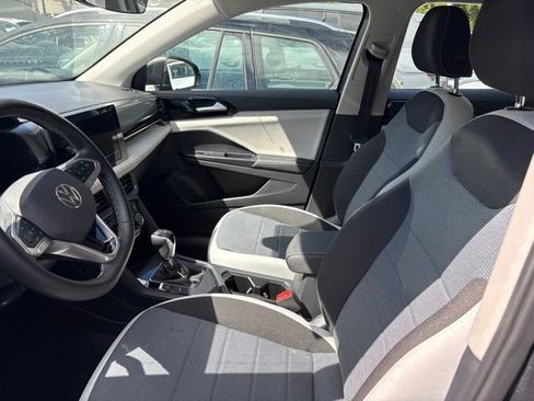 Used 2025 Volkswagen Taos S FWD image 7