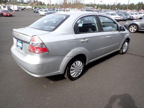 Used 2010 Chevrolet Aveo LT image 5