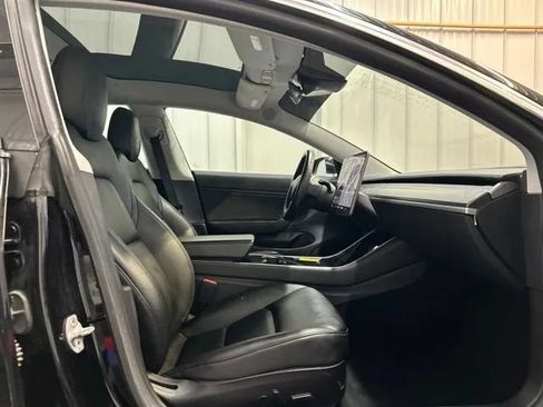 Used 2019 Tesla Model 3 Standard Range Plus RWD image 18