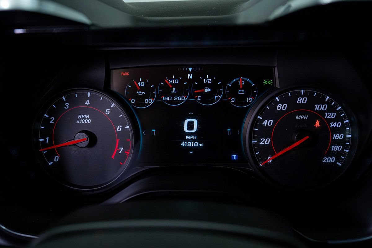 Used 2018 Chevrolet Camaro SS RWD image 9