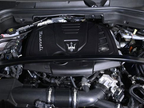 Used 2025 Maserati Grecale Modena image 24