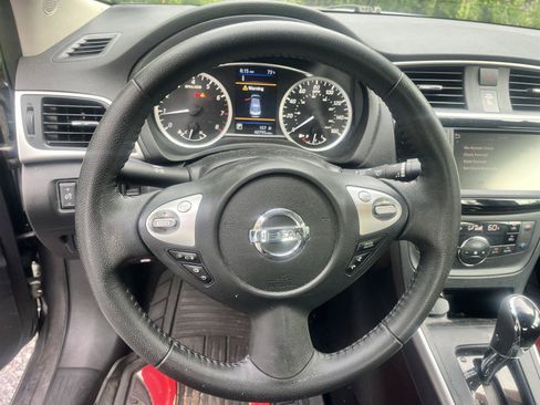 Used 2019 Nissan Sentra SV FWD image 15