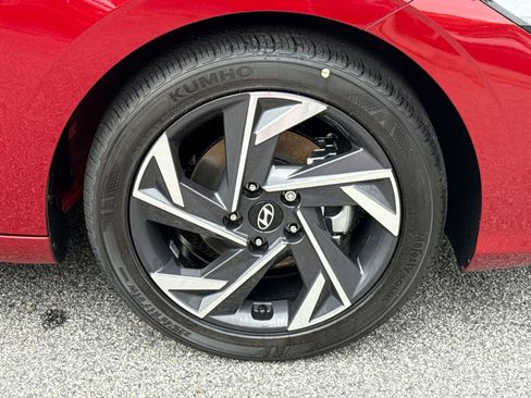Certified 2025 Hyundai Elantra Sport image 12