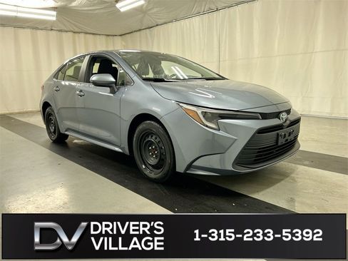 Used 2023 Toyota Corolla LE w/ Carpet Mat Package (TMS) image 1