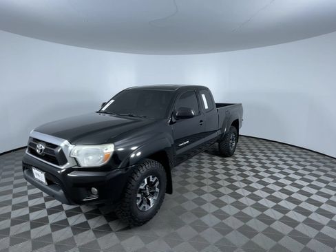 Used 2012 Toyota Tacoma 4x4 Access Cab V6 w/ SR5 Pkg image 4
