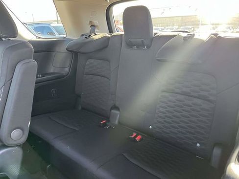 Used 2024 Nissan Pathfinder SV w/ SV Premium Package image 17