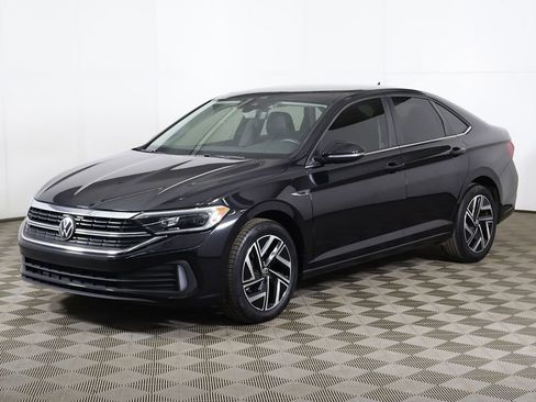 Used 2024 Volkswagen Jetta SEL image 13