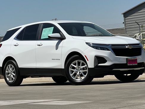 Used 2023 Chevrolet Equinox LT FWD image 2