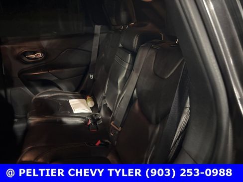 Used 2015 Jeep Cherokee Latitude w/ Comfort/Convenience Group image 19