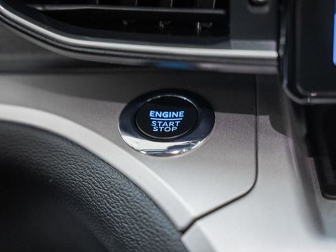 Used 2022 Ford Explorer XLT w/ Equipment Group 202A image 34