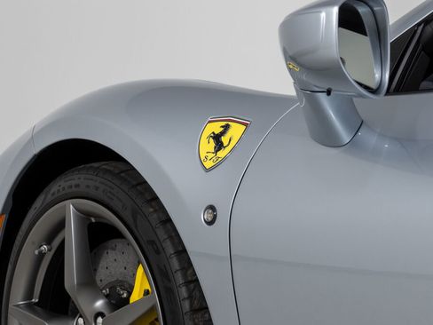 Used 2022 Ferrari F8 Tributo image 13