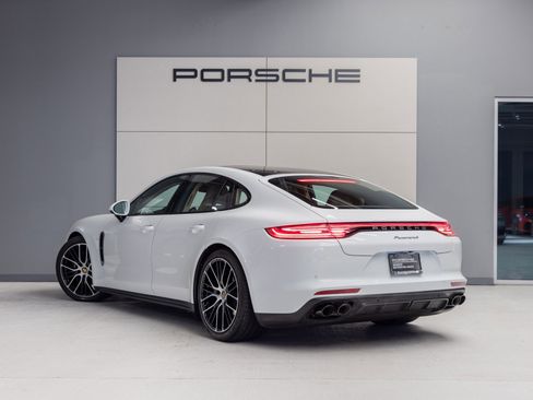 Certified 2023 Porsche Panamera 4 Platinum Edition image 3