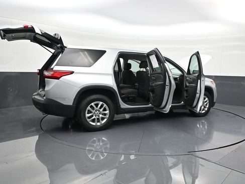 Used 2020 Chevrolet Traverse LS image 33