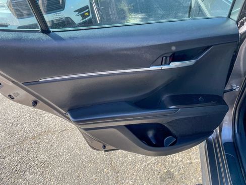 Used 2022 Toyota Camry SE FWD image 26