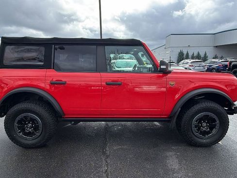 Used 2021 Ford Bronco Badlands image 3