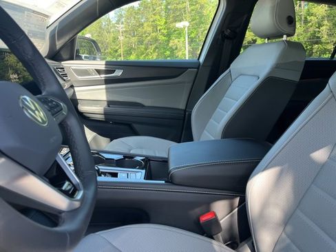 New 2025 Volkswagen Atlas Cross Sport SEL R-Line image 9