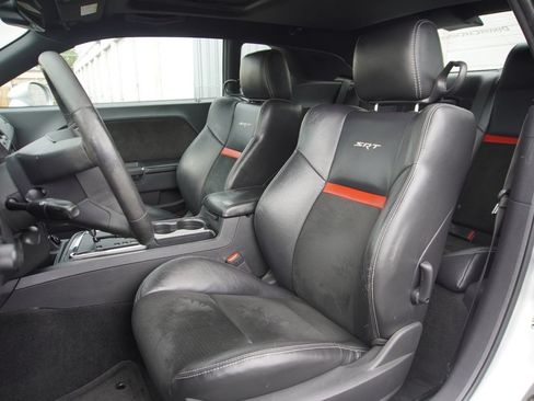 Used 2009 Dodge Challenger SRT8 RWD image 10