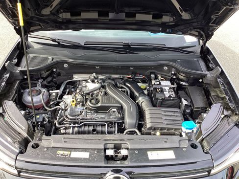Certified 2025 Volkswagen Taos S AWD/4WD image 16