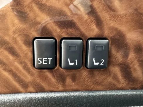 Used 2019 Nissan Armada Platinum w/ Captain's Chairs Package RWD image 41