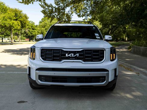 Used 2024 Kia Telluride SX FWD image 3
