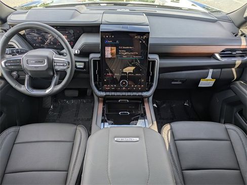 New 2025 GMC Yukon XL Denali w/ Sun & Power Step Package image 21