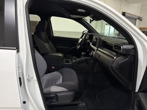 Used 2025 Toyota Tacoma TRD Off-Road AWD/4WD image 36