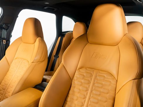 Used 2025 Audi RS 6 performance image 3