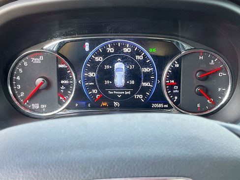 Used 2023 GMC Acadia AT4 w/ Technology Package AWD/4WD image 12