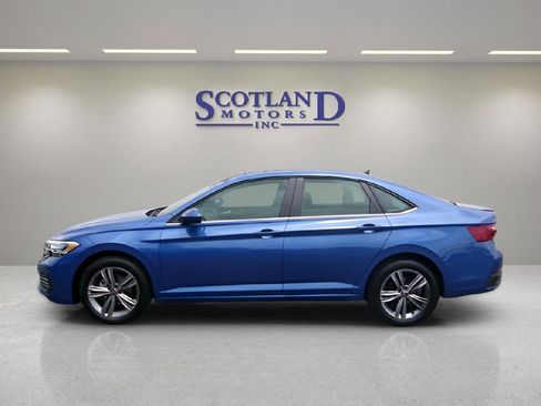 Used 2024 Volkswagen Jetta SE image 1