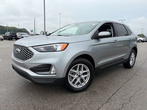 Used 2024 Ford Edge SEL w/ Convenience Package AWD/4WD image 3