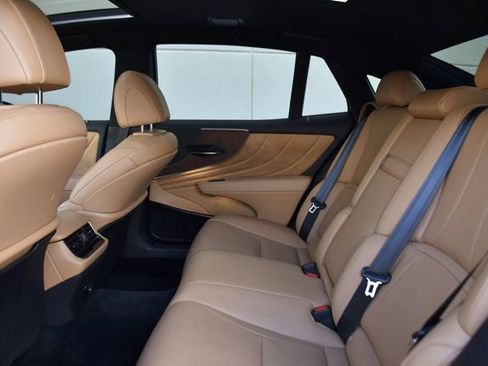 Used 2023 Lexus LS 500 RWD image 26