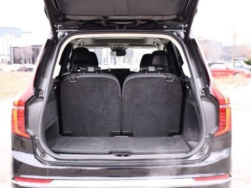 Certified 2025 Volvo XC90 B6 Plus image 24