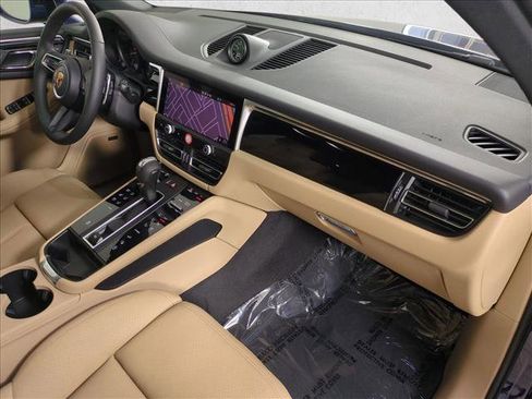 New 2026 Porsche Macan image 26