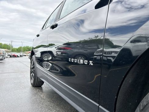Used 2023 Chevrolet Equinox LS AWD/4WD image 14