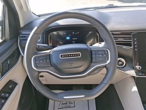 Used 2024 Jeep Wagoneer L Series III w/ Flexible Seating Group image 23