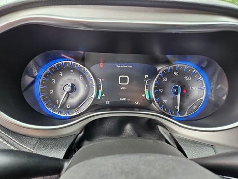Used 2022 Chrysler Pacifica Limited w/ S Appearance Package FWD image 27