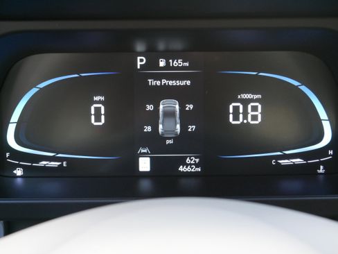 Used 2025 Hyundai Elantra Sport image 28