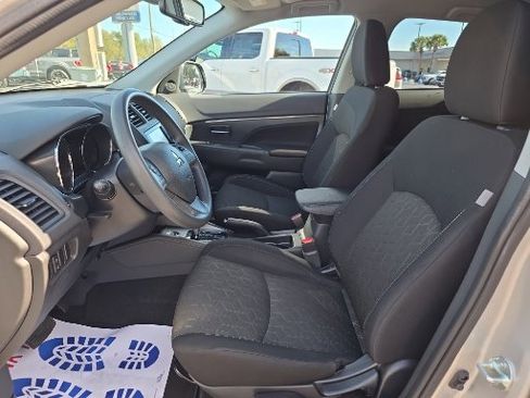 Used 2025 Mitsubishi Outlander Sport ES image 6