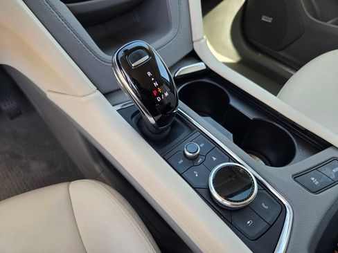 Used 2022 Cadillac XT5 Premium Luxury w/ Technology Package FWD image 19