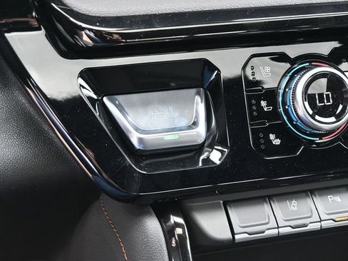 Used 2025 GMC Sierra 3500 AT4 w/ Technology Package image 25