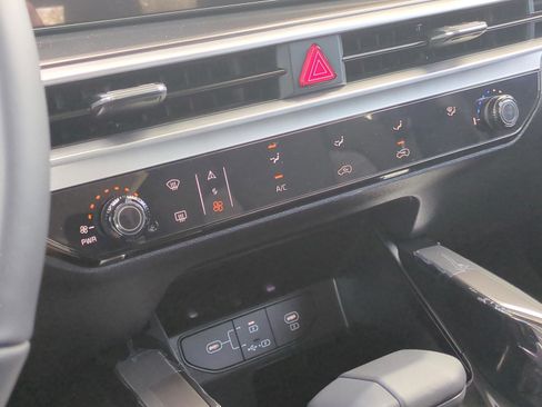 New 2026 Kia Sorento LX FWD image 15