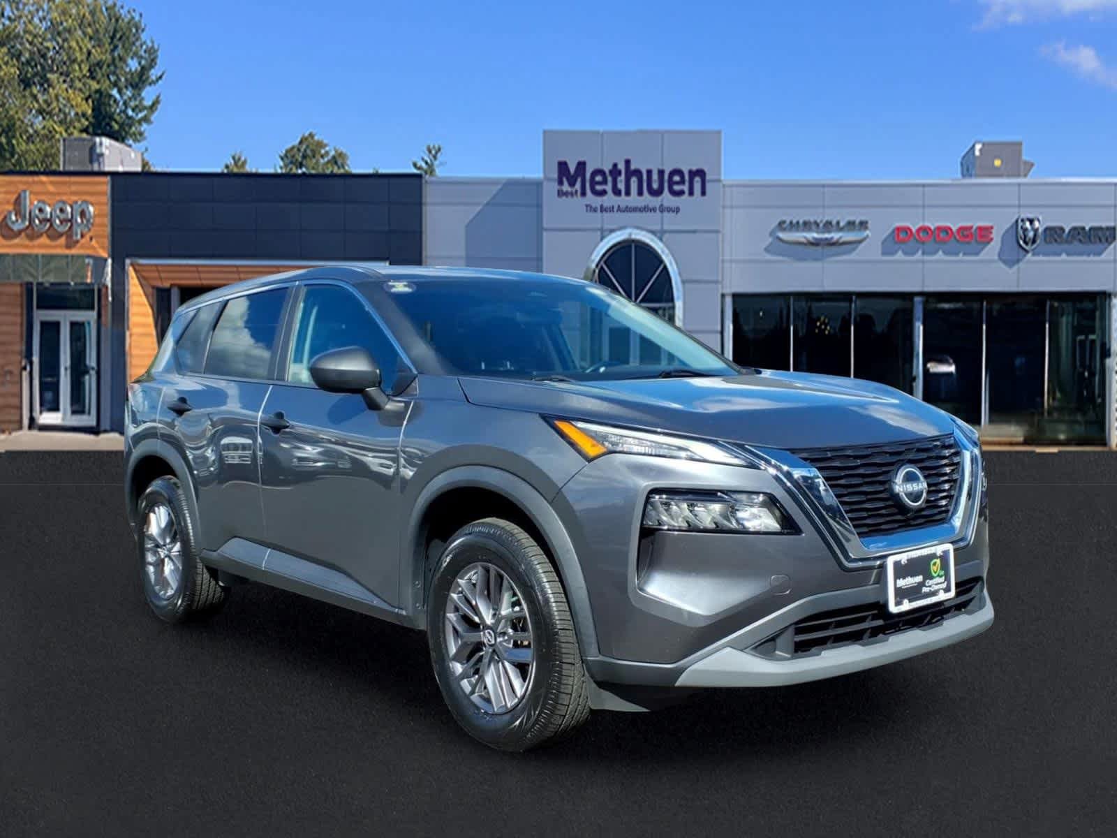 Used 2023 Nissan Rogue S AWD/4WD image 1