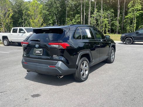 Used 2021 Toyota RAV4 XLE Premium AWD/4WD image 7