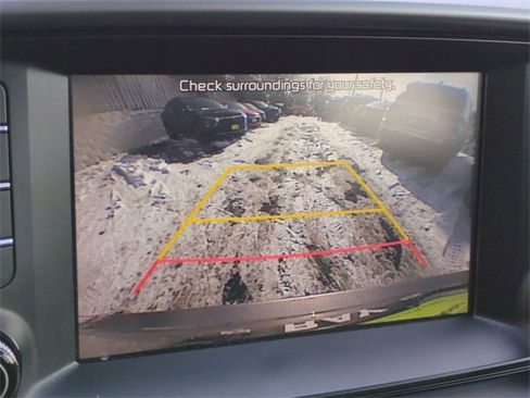 Used 2019 Kia Sorento LX image 15