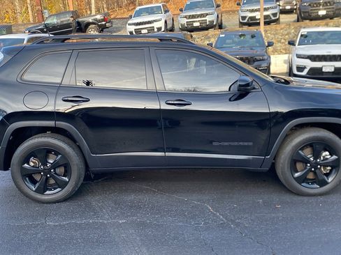 Certified 2021 Jeep Cherokee Latitude Plus image 27